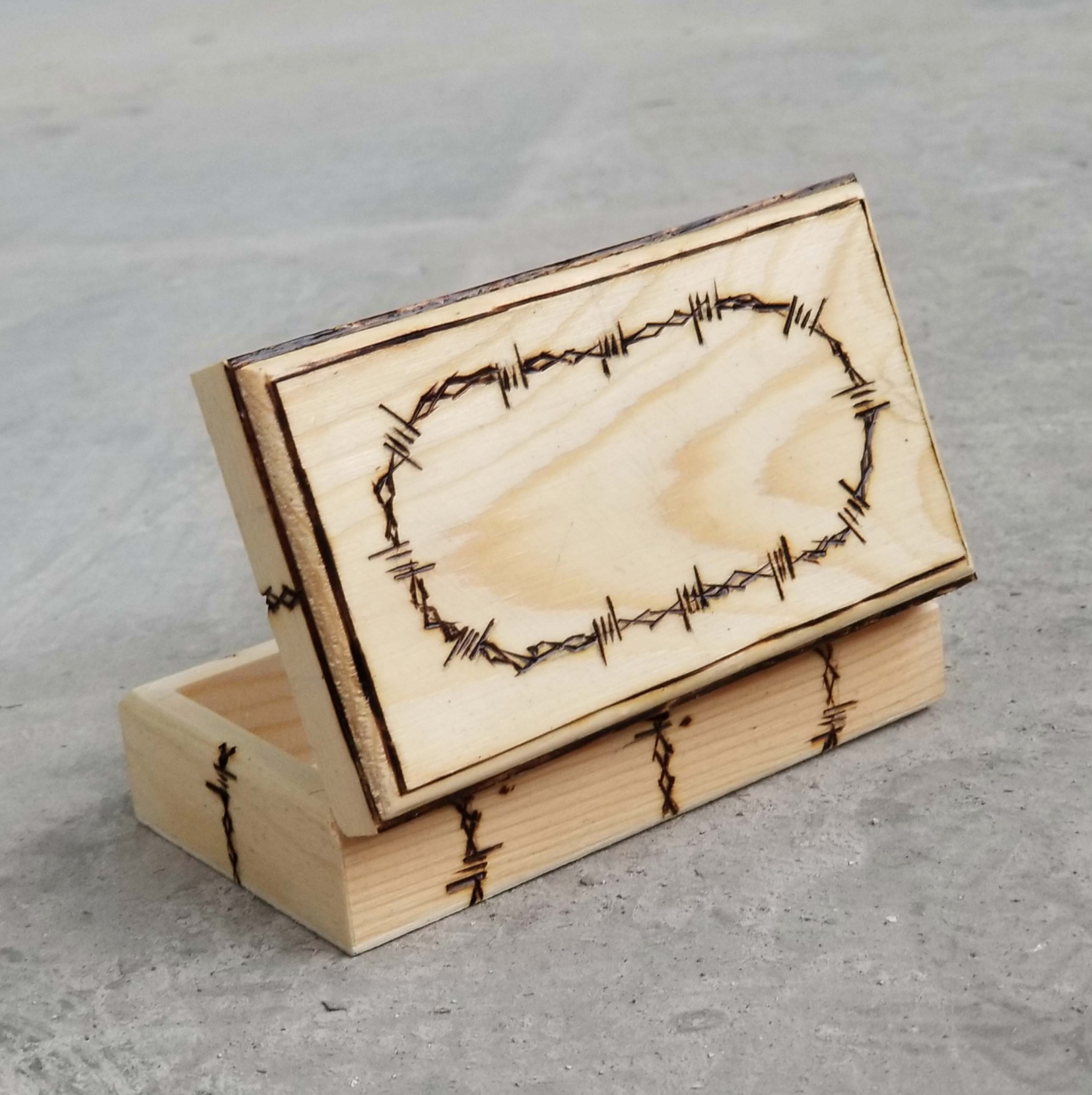 Rectangle Barbed Box