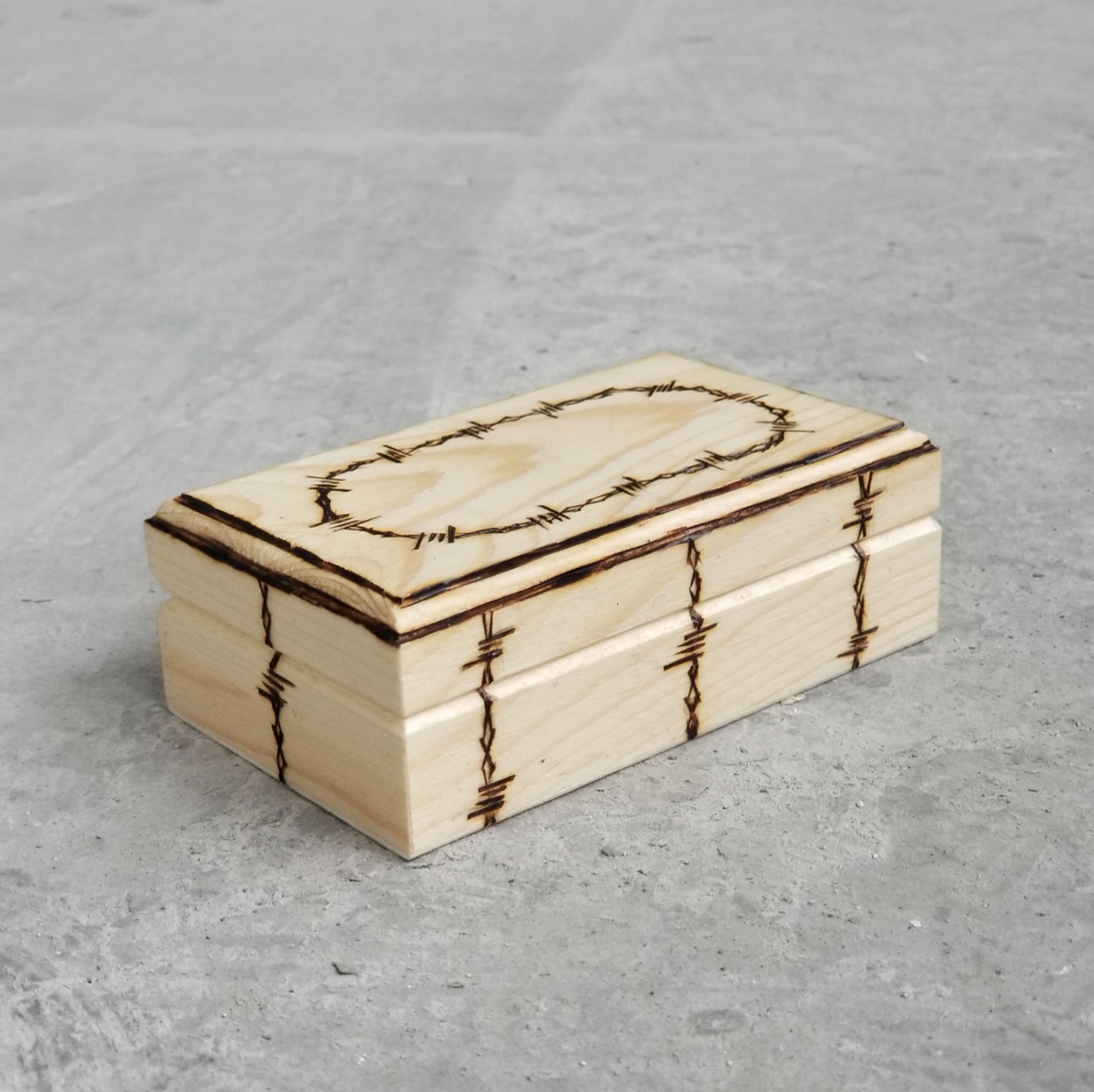 Rectangle Barbed Box