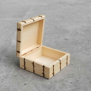 Square Barbed Box